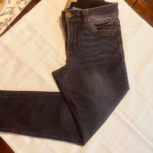 Demócrasy Women’s Blue Jeans